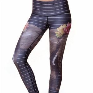 TEEKI WOMENS LEGGINGS- LOVE THE ELEPHANT